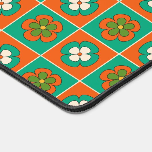 Retro Groen Rood Groovy Bloem Script Naam Bureaumat (Hoek)