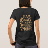 Retro groovy Een kind eerste leraar is zijn moeder T-shirt (Achterkant)
