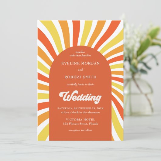 Retro groovy golven sinaasappel geel zon bruiloft kaart (Staand voorkant)