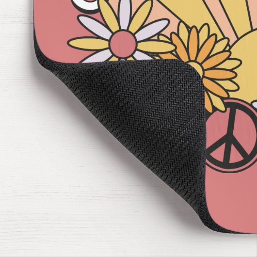 Retro Groovy | Hier komt de  afbeelding van de zon Muismat (Hoek)