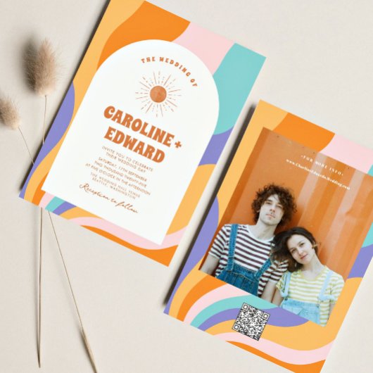 Retro Groovy Kleurrijke Wavy Boho Bruiloft QR Code Kaart