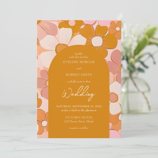 Retro groovy sinaasappel en roze bloemen gebogen kaart (Staand voorkant)