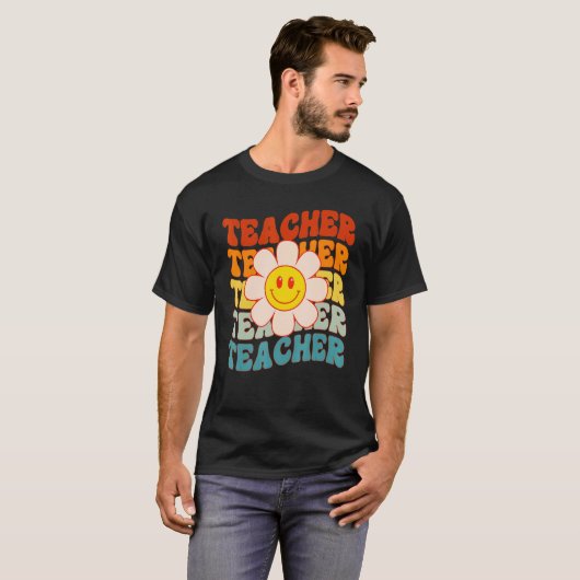 Retro Groovy Teacher Happy Face Cute Daisy Flower T-shirt (Voorkant volledig)