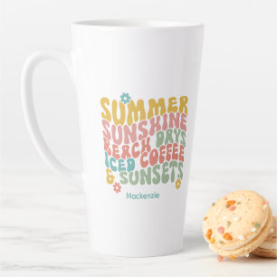 Retro Groovy Zomer Roze Monogram Naam Bagagelabel Latte Mok