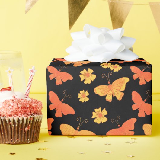 Retro Hand-Drawn Butterfly Pattern Oranje and Gold Cadeaupapier (Verjaardagsfeest)