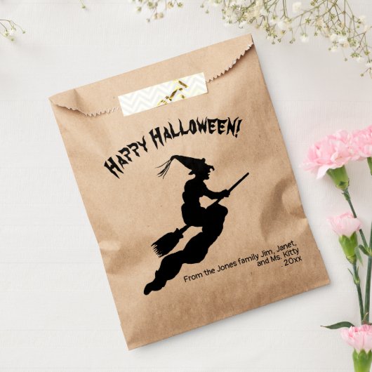 Retro Happy Halloween Witch op een bezem silhouet Bedankzakje (Gezegeld)
