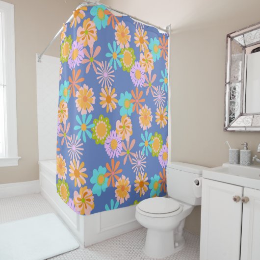 Retro Hippie Flower Pattern in Blue Douchegordijn (In situ)