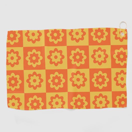 Retro Hippie Flowers op Checkerboard Geel Sinaasap Golfhanddoek (Horizontaal)
