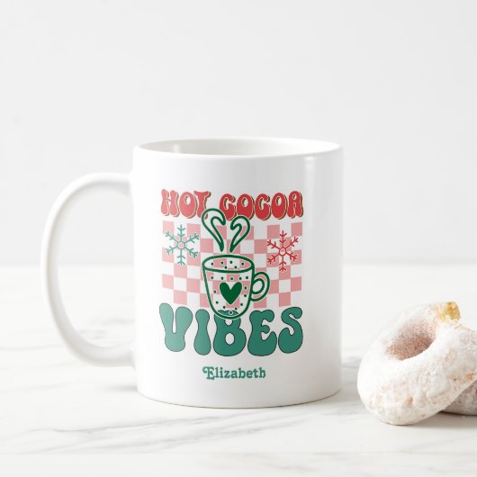 Retro “Hot Cocoa Vibes” Personalized Christmas Koffiemok (Met donut)