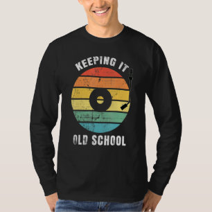 Retro houden het oude school muziek record t-shirt