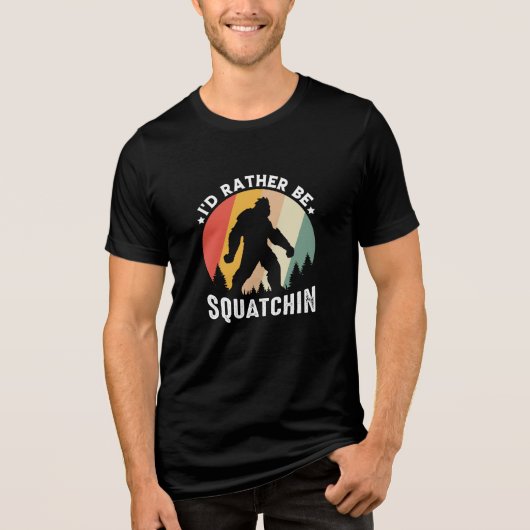 Retro "I'd Rather Be Squatchin'" Bigfoot Graphic Tri-Blend Shirt (Voorkant)