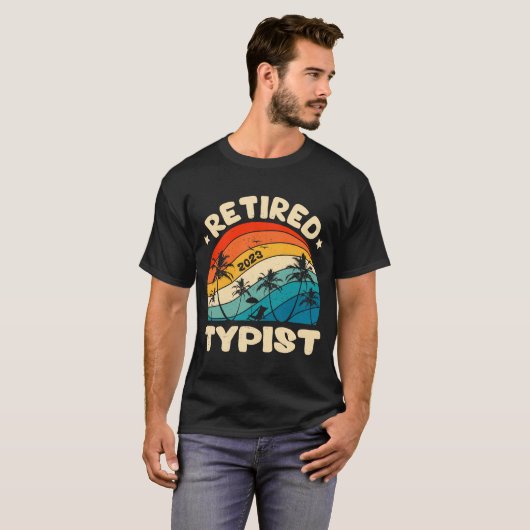 Retro Ingepensioneerd Typisch  pensionering werkt T-shirt (Voorkant volledig)