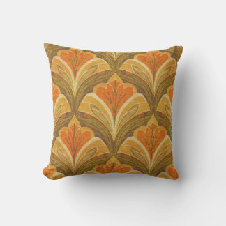 Retro Inspired Floral Pillow Kussen