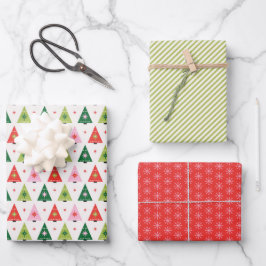 Retro kerstbomen met papierbladen inpakpapier vel