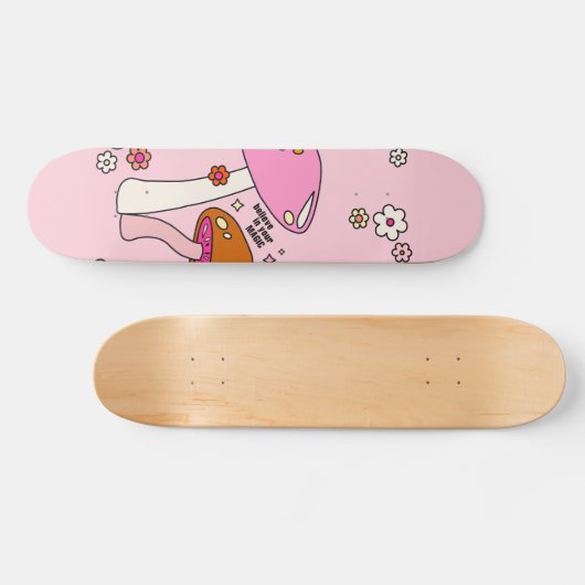 Retro-kleurige paddenstoelen en bloemen roze skateboard (Horizontaal)