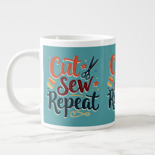 Retro "Knip Naai Herhaal" Naailiefhebber Design Extra Grote Beker