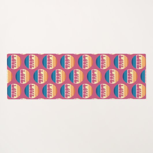 Retro Liefde Typografie Op Sunset Stripes Yogamat (Achterkant (horizontaal))