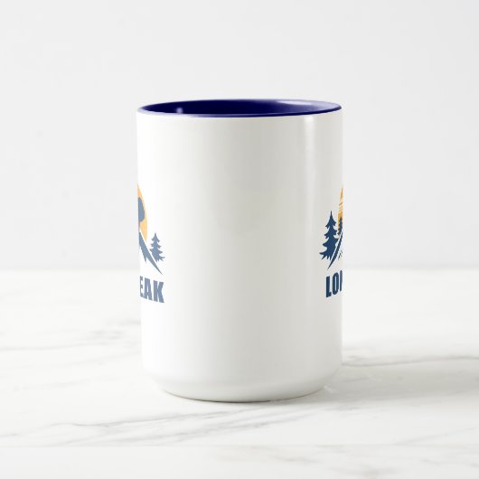 Retro Longs Peak Hike T-shirt Mok (Midden)