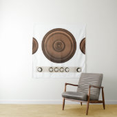 Retro luidsprekers: bruin, geïsoleerd wit. wandkleed (In situ)