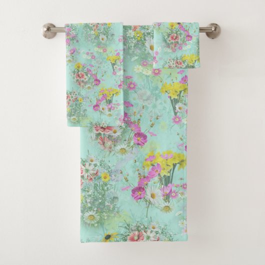 Retro Meadow Classic Flowers Bad Handdoek (Insitu)
