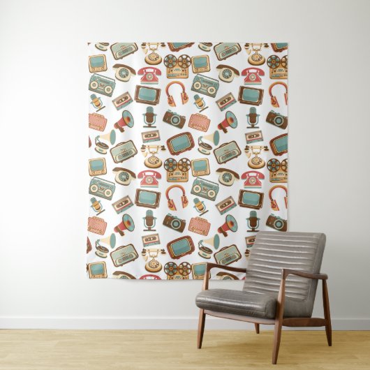 Retro Media Pattern tapestries Wandkleed (In situ)