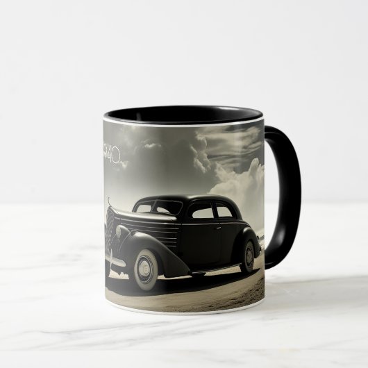 Retro Miami Beach 1940's roadster op het strand Mok (Voorkant rechts)