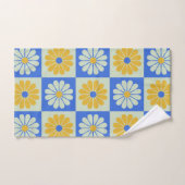 Retro Mid Century Mod Flowers in Blue en Yellow Bad Handdoek (Handdoek)