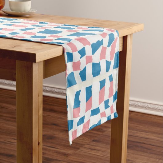 Retro Mod Roze Blauw Checkerboard Abstract Korte Tafelloper (Voorbeeld)
