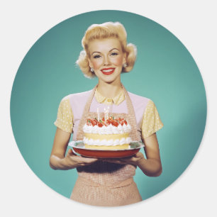 Retro moeder met een feestelijke taart ronde sticker