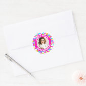 Retro neon Queen of Hearts Verjaardagsfoto Ronde Sticker (Envelop)