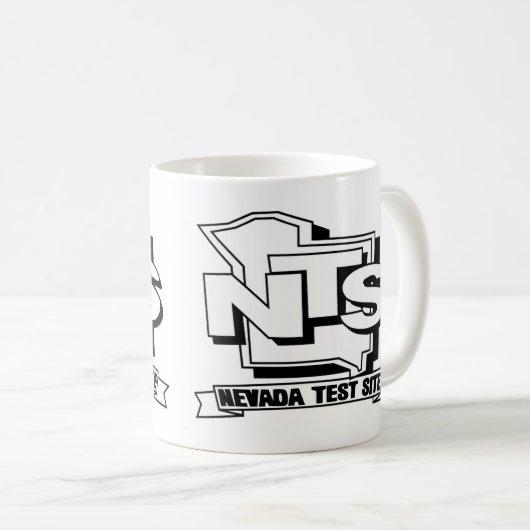 Retro Nevada Test Site design Café Mug (Devant droit)