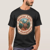 Retro New Hampshire Badge_ Moose met Mountain T-shirt (Voorkant)