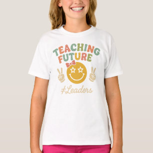 Retro onderwijs toekomstige leiders groovy leraar t-shirt