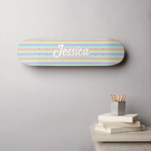 Retro pastel strepen Gepersonaliseerde naam Skateboard