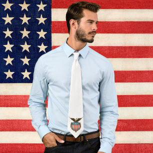 Retro Patriottisme, Trots Adelaar boven Amerikaans Stropdas