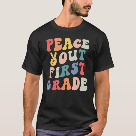 Retro Peace Out First Grade Teacher Last Day Of Sc T-shirt (Voorkant)