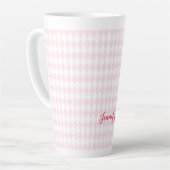 Retro Pink Harlequin Pattern Elegant Monogrammed Latte Mok (Linkerhoek)