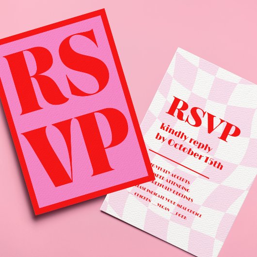 Retro Pink Red Pattern Bold Typography Wedding RSVP Kaartje