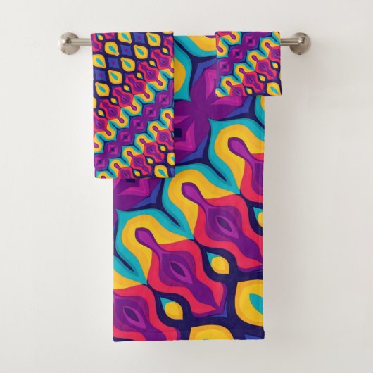 Retro Pop Teardrops Bold Bad Handdoek (Insitu)