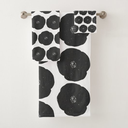 Retro Poppy Floral Art Pattern in Black and White Bad Handdoek (Insitu)