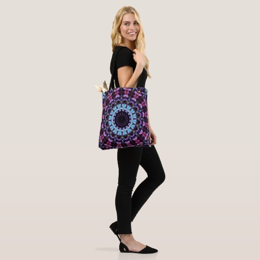 Retro Psychedelic Mandala Hippie Boho Tie Dye Draagtas (Op model)