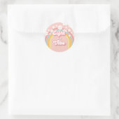 Retro Rainbow Acht is een Vibe Groovy 8e verjaarda Ronde Sticker (Tas)