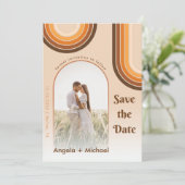 Retro Rainbow Arched Photo Boho 70s Groovy Trendy Save The Date (Staand voorkant)
