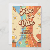 Retro Rainbow Five is een Vibe Groovy 5e verjaarda Kaart (Voorkant)