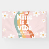 Retro Rainbow Nine is een Vibe Daisy 9TH Spandoek (Horizontaal)