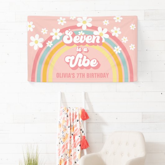 Retro Rainbow Seven is een Vibe Groovy 7e verjaard Spandoek (Insitu)