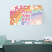 Retro Regenboog Jong Wild en Zes 6e Verjaardag Spandoek (Beurs)