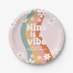 Retro Regenboog Nine is een Vibe Daisy 9e verjaard Papieren Bordje
