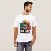Retro Robot: Vintage Futuristic T-Shirt (Voorkant volledig)