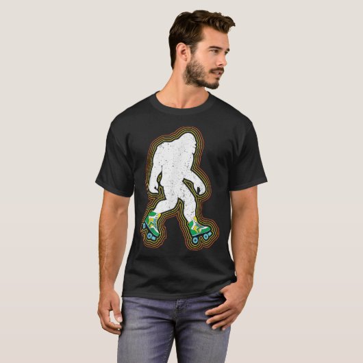 Retro Roller Skating Bigfoot Design T-shirt (Voorkant volledig)